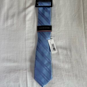 Tommy Hilfiger Men's Silk Blend Tie Light Blue Jace Textured Stripe New With Tag